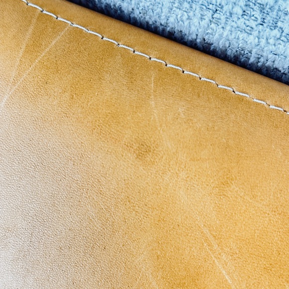 Portland Leather Goods - Triangle Bag - Sunflower - Picture 6 of 6